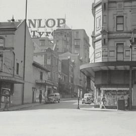 Dunlop tyres sign, corner of Victoria Street and Darlinghurst Road. Darlinghurst, 1940