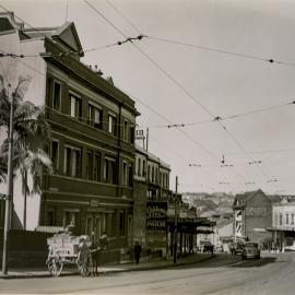 Horse and cart on Bayswater Road, Potts Point (Kings Cross), 1940