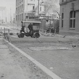 Laying concrete in Balfour Street, Chippendale, 1936