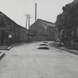 Road patching, Bowman Street, Pyrmont, 1932