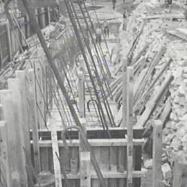 Construction of retaining wall, York Street North The Rocks, 1941