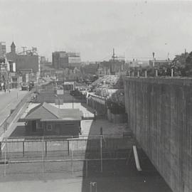 Construction of the Bradfield Highway retaining wall, York Street North The Rocks, 1940