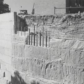 Construction of circular cut retaining wall at Millers Point, 1941