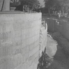 Construction of the inner wall, Circular Cut Millers Point, 1941
