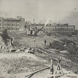 Workmen, Brisbane Street area resumption Surry Hills, 1928