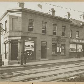 Print - Commercial building on corner of William and Dowling Streets Woolloomooloo, 1912