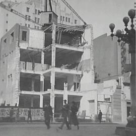 Demolition of old Sun building on Castlereagh Street Sydney, 1933