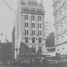 The old "Sun" building on Castlereagh Street Sydney, 1933