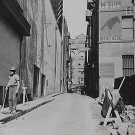 Workman on Central Street Sydney, 1935