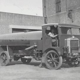 Council street flushing vehicle, location unknown, 1929