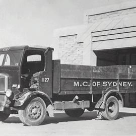 Council refuse collection truck No. 1127, Pyrmont Incinerator Pyrmont, 1936