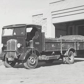 Council refuse collection truck No 1123, Pyrmont Incinerator Pyrmont, 1936