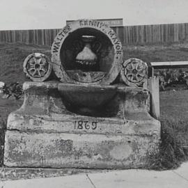 Walter Renny Memorial Fountain, corner Anzac Parade and Dacey Avenue Moore Park, 1954