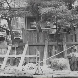 Construction of temporary retaining wall on Elizabeth Bay Road Elizabeth Bay, 1935