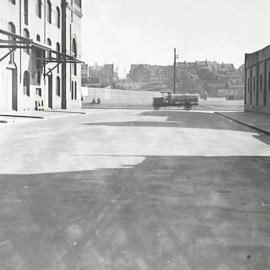 Newly surfaced road, Fig Street Ultimo, 1942