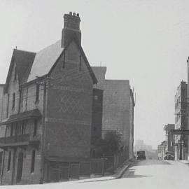 View showing St. Peters Rectory on left, corner Forbes Street Darlinghurst, 1940