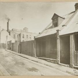 Print - Vacant block and houses in Duke Street Woolloomooloo, 1912