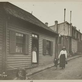 Print - Cottage and terrace houses in Harwood Lane Pyrmont, 1915
