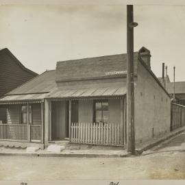 Print - Houses on corner of Little Edward Street and Edward Lane Pyrmont, 1915