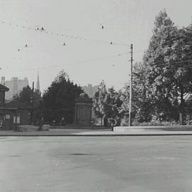 Showing entry to the Park after reconstruction, Hyde Park North, Park Street Sydney, 1932