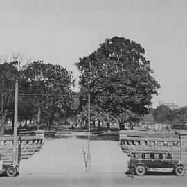 View looking south down main avenue of Hyde Park South, Park Street Sydney, 1932