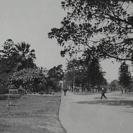 Captain Cook Statue, corner Park and College Streets Sydney, 1932