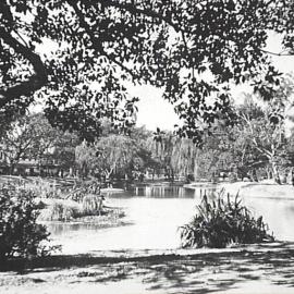 Victoria Park Lake, corner Parramatta Road and City Road Broadway, 1931