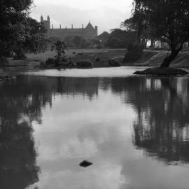 Victoria Park Lake, view looking across lake, corner Parramatta Road and City Road Broadway, 1931