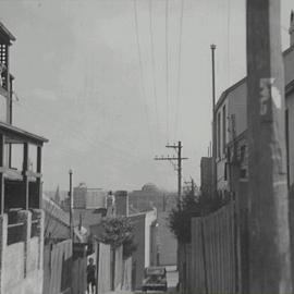View west of street realignment, Mackey Street, Surry Hills, 1940