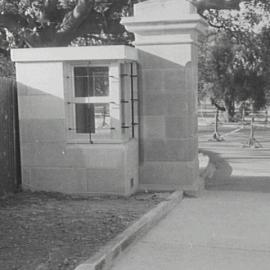 Entrance gates to Government House, Royal Botanic Gardens Sydney, 1958