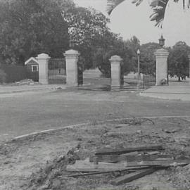 Cahill Expressway roadworks, Government House gates, Conservatorium Road Sydney, 1956