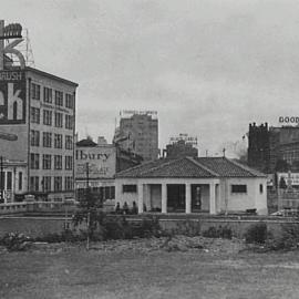 View of Cub House and Bowling Green, King George V Memorial Park, York Street Sydney, 1937