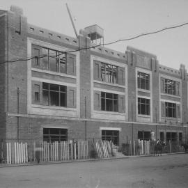 Print - Construction of Sydney Municipal Council Store, Haymarket, 1915