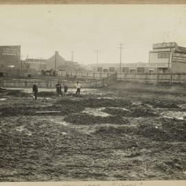 Print - Inspector of Nuisances and workmen at Fowler's Tip Camperdown, 1922