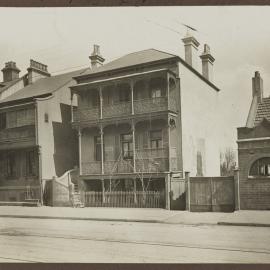 Print - Streetscape with houses and Sylvania terrace, Flinders Street Surry Hills, 1916