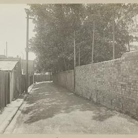 Print - Streetscape along Earl Street Potts Point, 1917