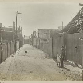 Print - Houses along Earl Street Potts Point, 1917