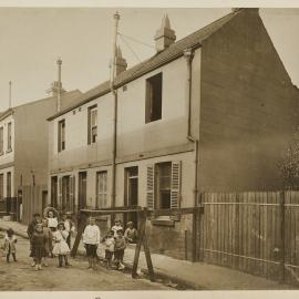 Print - Terrace houses with children in Goold Street Chippendale, circa 1912