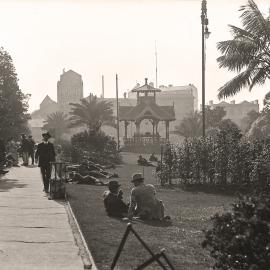 Print - Wynyard Park, York Street Sydney, circa 1910