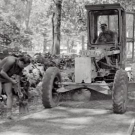 Hyde Park South Upgrade, 'caterpillar' grader, Elizabeth Street Sydney, circa 1992