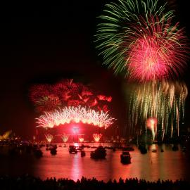 New Years Eve Fireworks and Heart on Bridge, Sydney Harbour, 2005