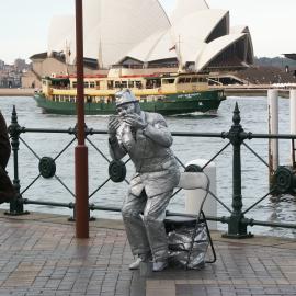 Buskers, living statute busks, West Circular Quay pedestrian concourse, Sydney, 2004