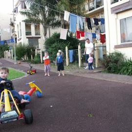 Pyrmont children, Ways Terrace Pyrmont, 2003