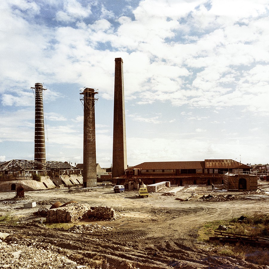 Austral Brick Company brickworks, Barwon Park Road St Peters, 1984 by Peter Murphy (A-00022825)