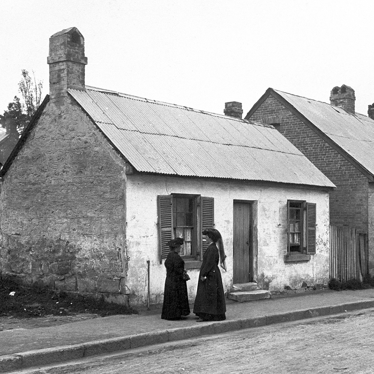 Cottages in Church Street Camperdown, circa 1909 (A-00036604)