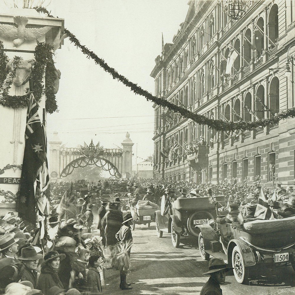 Victory Day Parade, Bridge Street Sydney, 1919 (A-00022405)