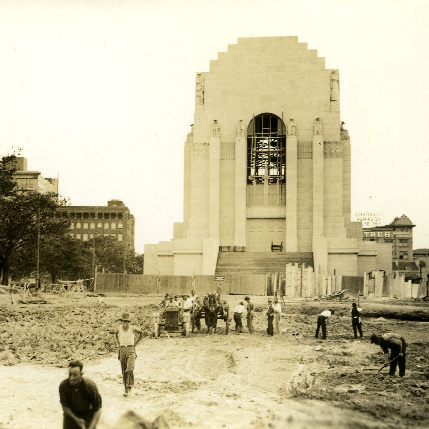 Construction of Anzac Memorial and Pool of Reflection, Liverpool Street Sydney, 1933 by Herbert Small (A-00055312)