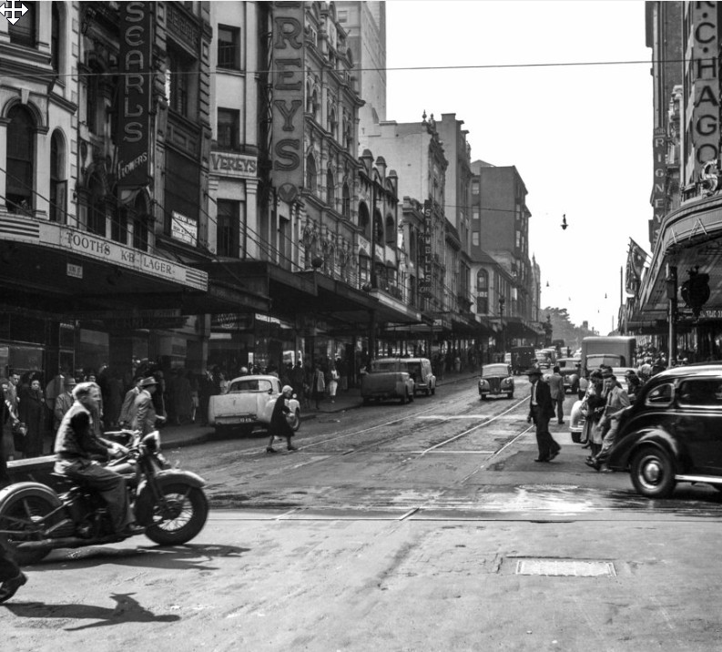 Corner of King Street and Pitt Street Sydney, 1951 
(A-00013122)