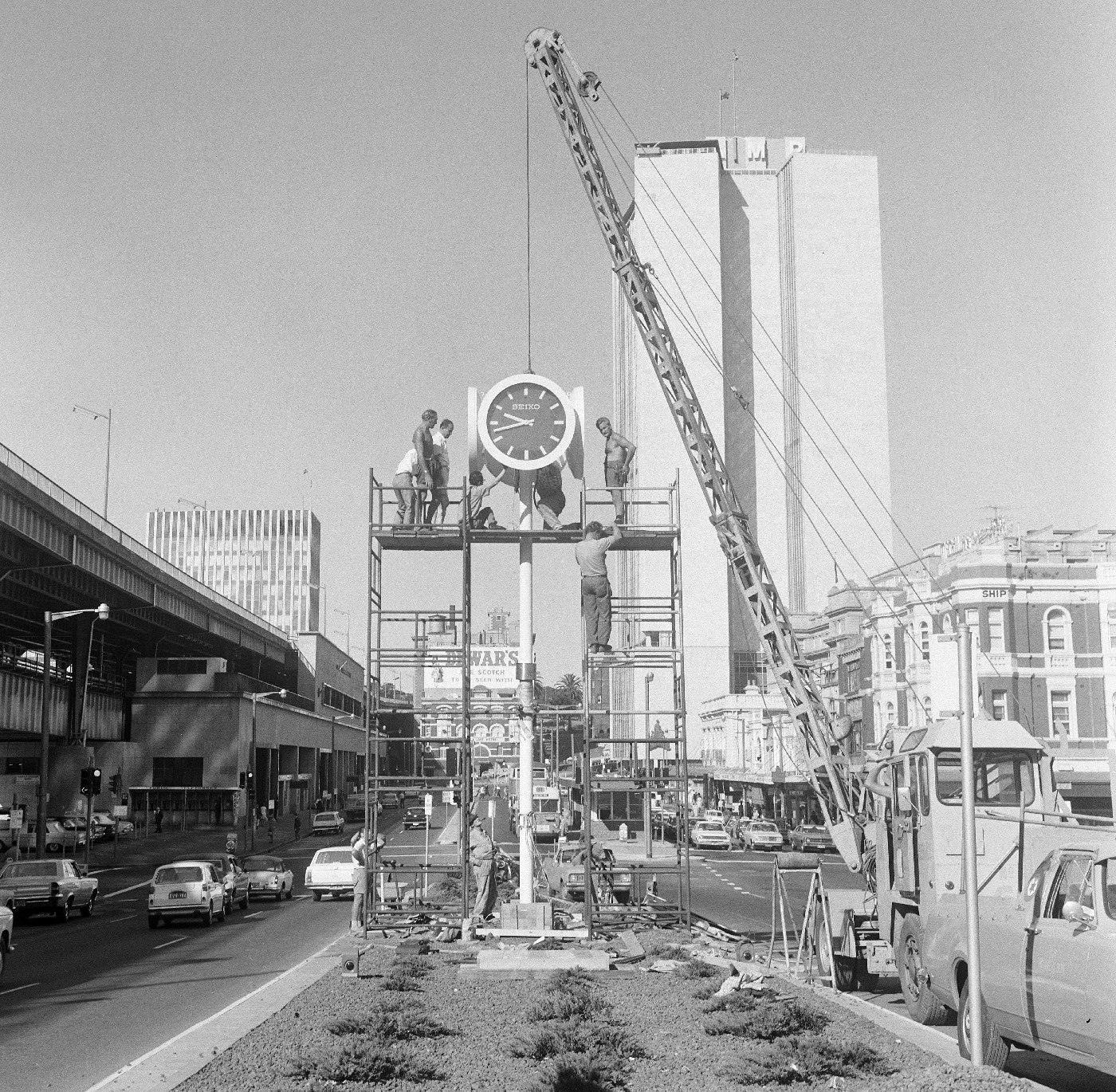 Seiko Clock installation, Alfred Street Circular Quay, 1971 (A-00052653)