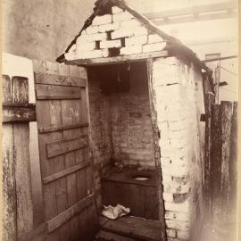 Print - Outside toilet in Brisbane Street Surry Hills, 1901